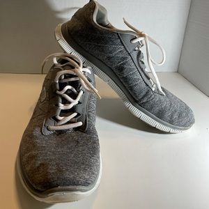 Skechers Lightweight Men’s Sneakers.